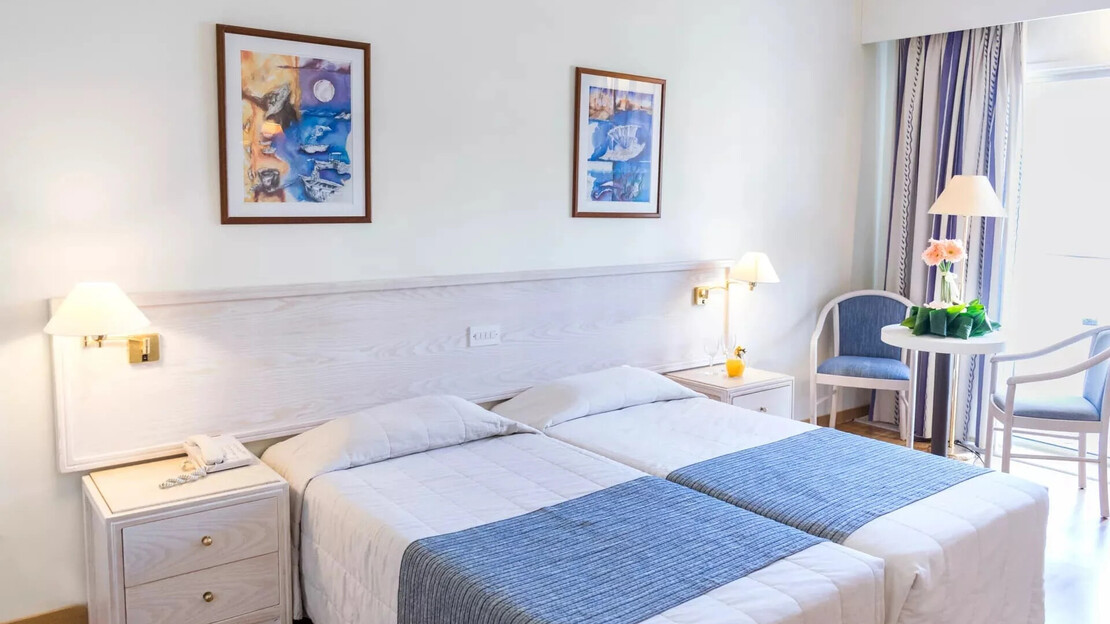 Standard Side Sea View Room 